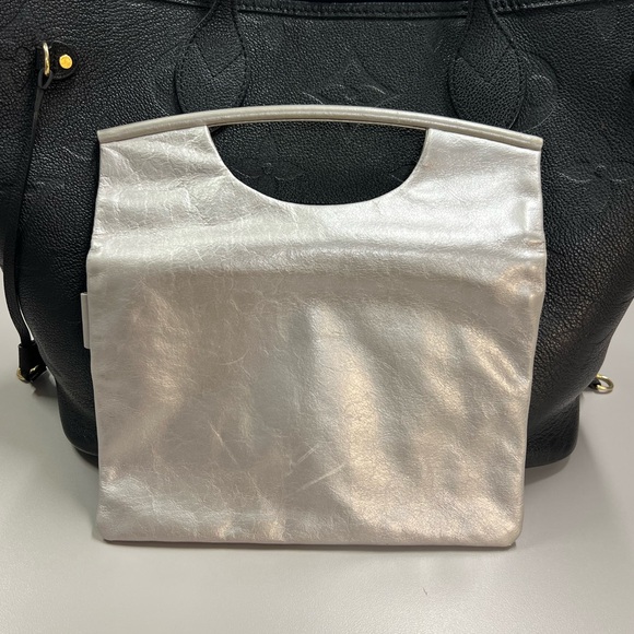 Hobo Silver Leather Clutch Bag - Picture 4 of 11